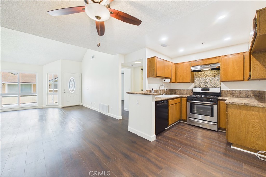 7735 Briarglen D
