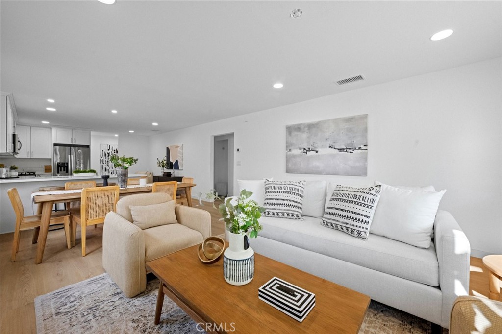 1845 W 66th