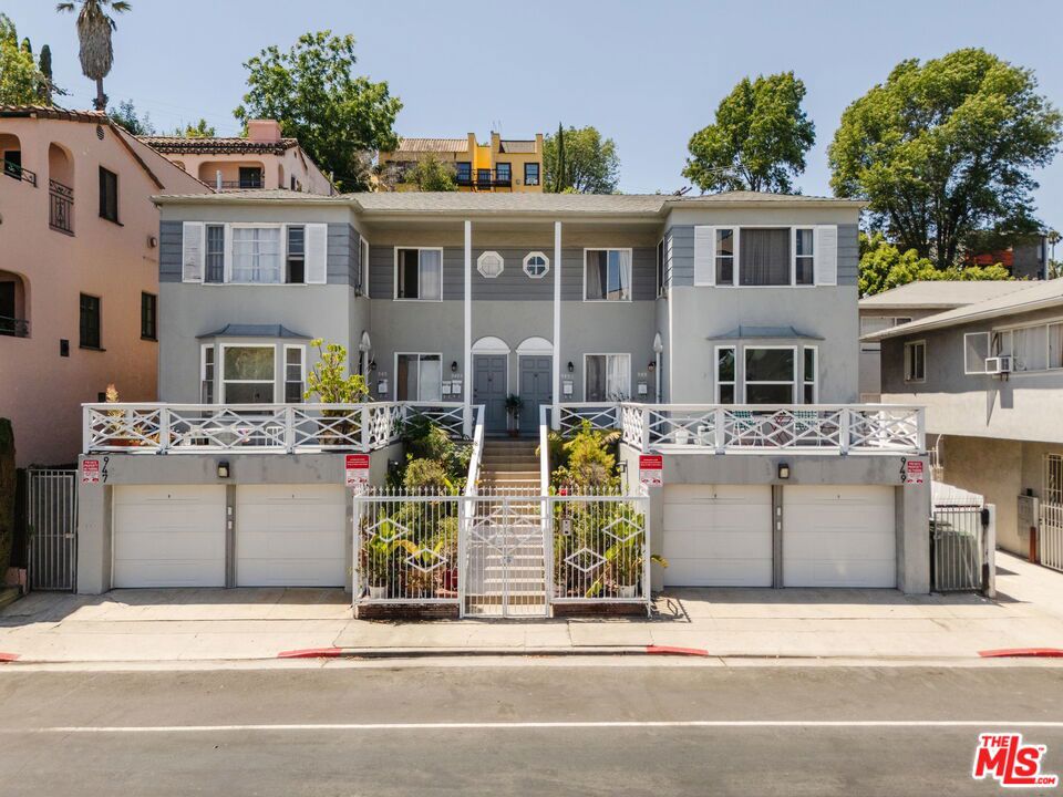 947 N Vendome Street