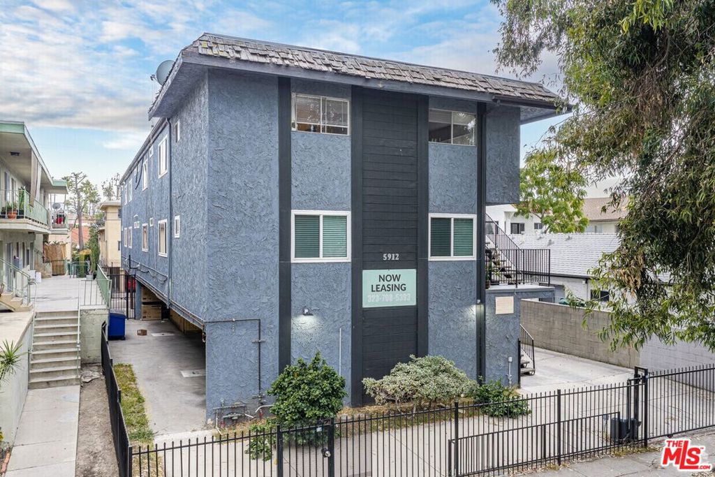 5912 Willoughby Avenue