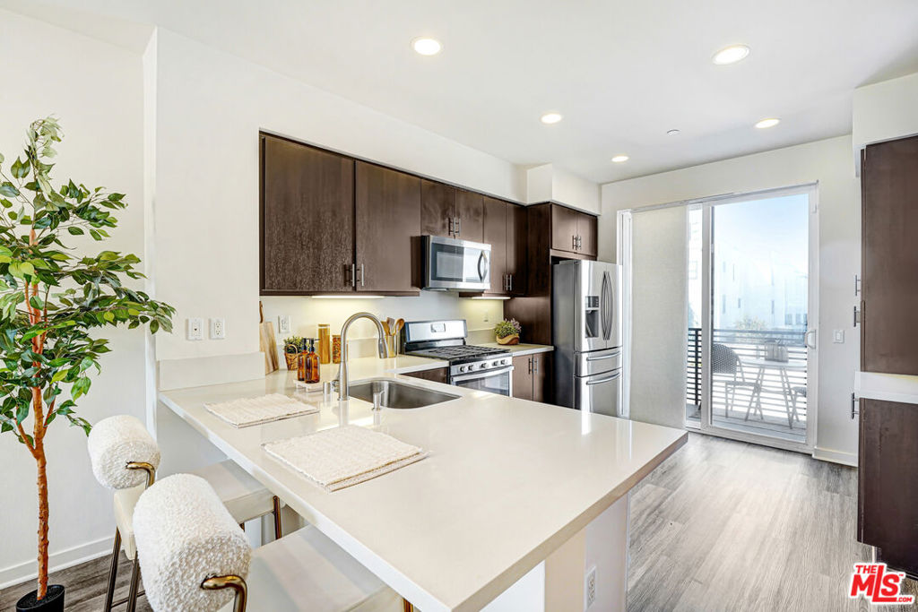 3945 Eagle Rock Boulevard 50