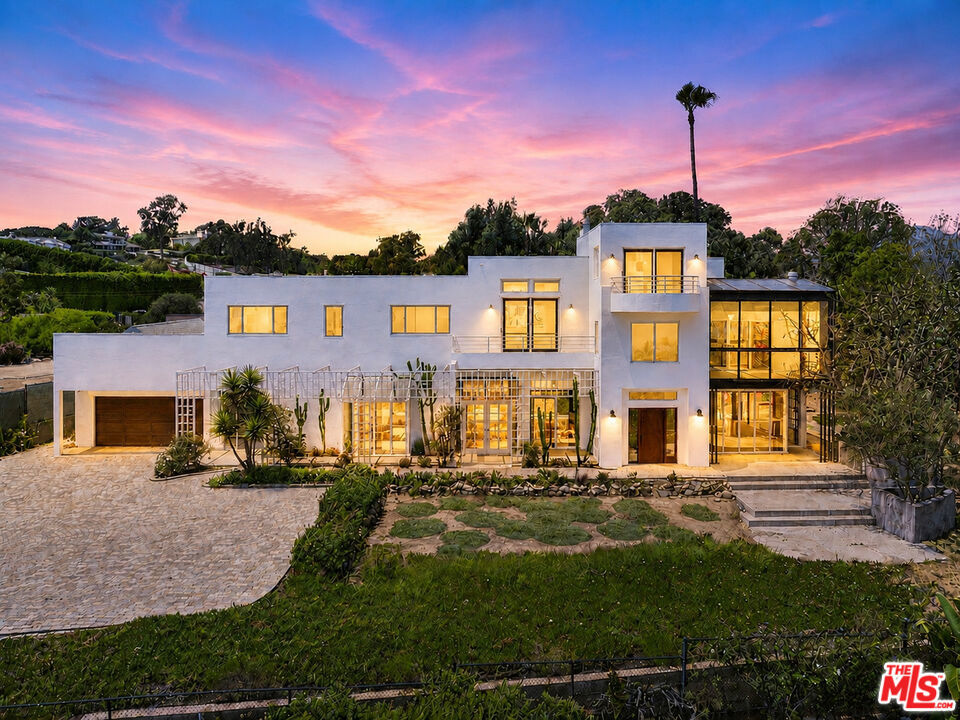 29035 Cliffside Drive