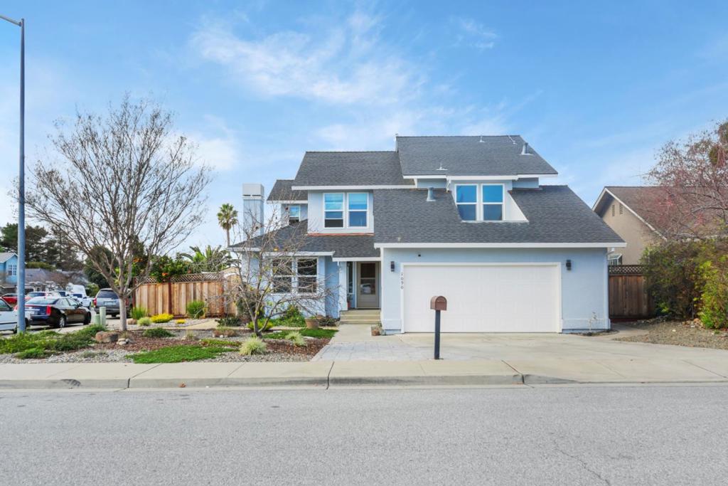 1090 Los Altos Drive