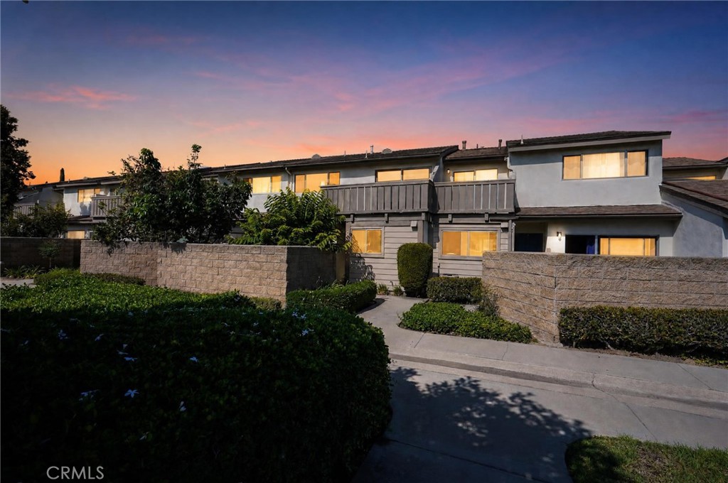 5130 W 1st E