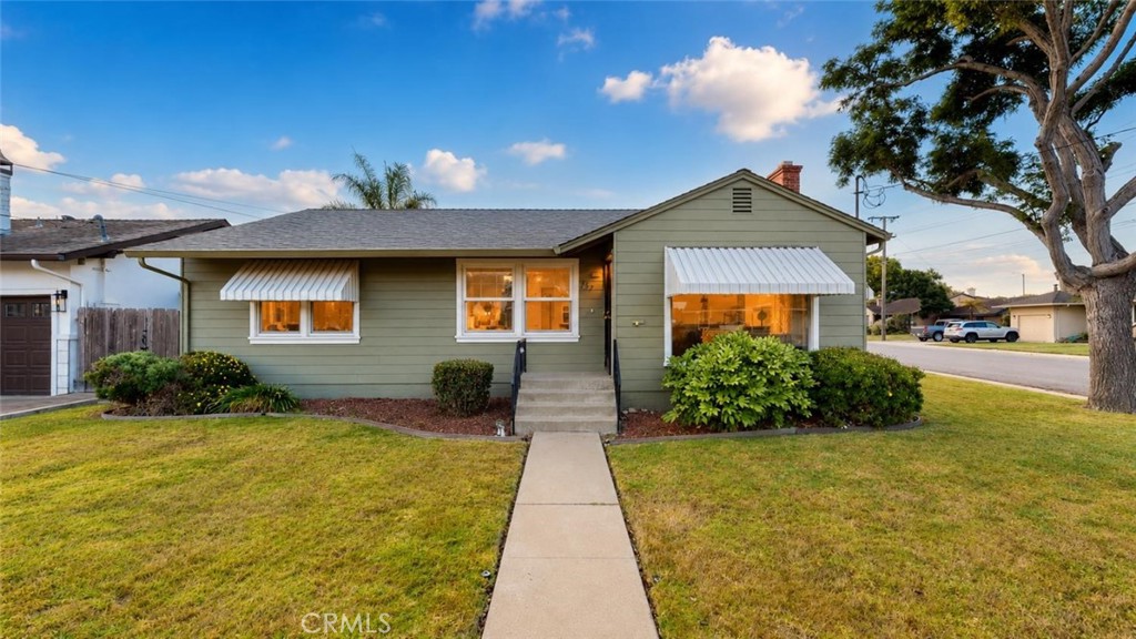 929 Capistrano
