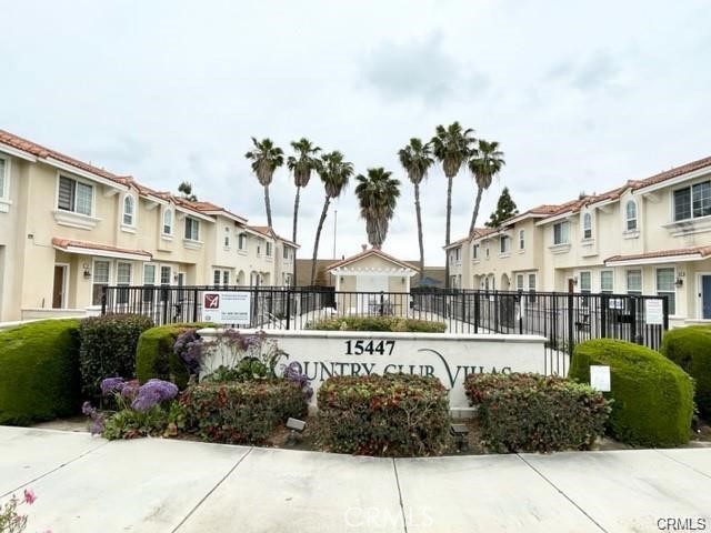 15447 Pomona Rincon #528