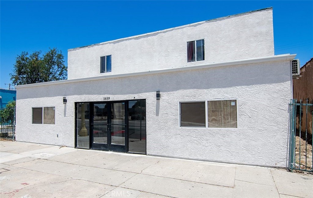 1659 W Florence Avenue