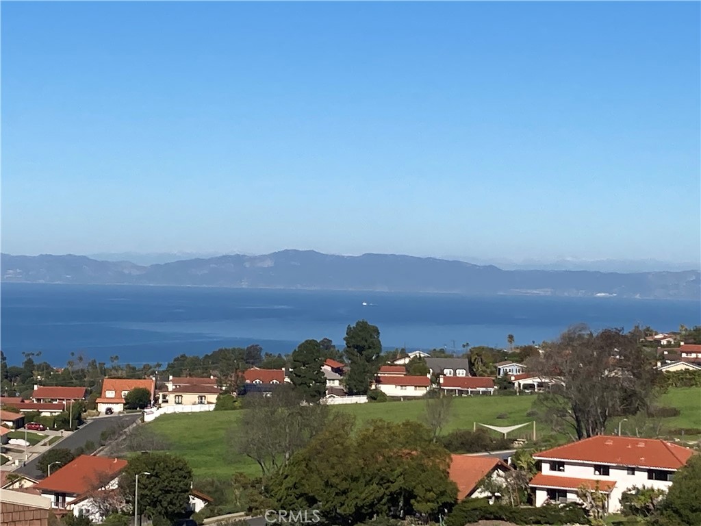 6542 Ocean Crest Drive B306