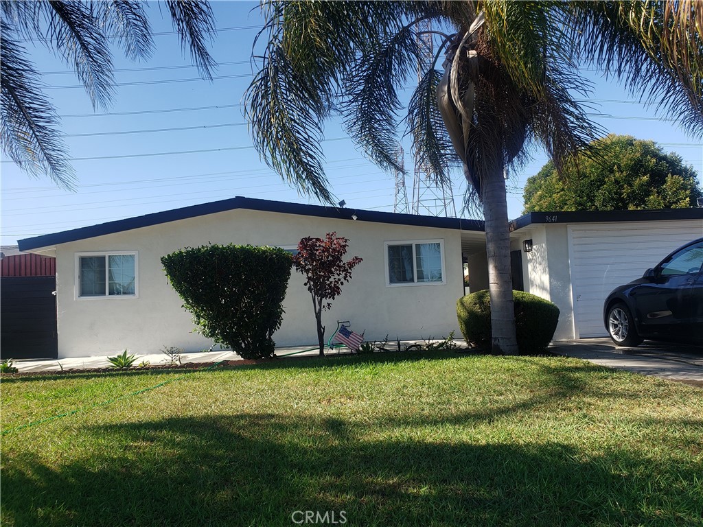 9641 CRESTWOOD