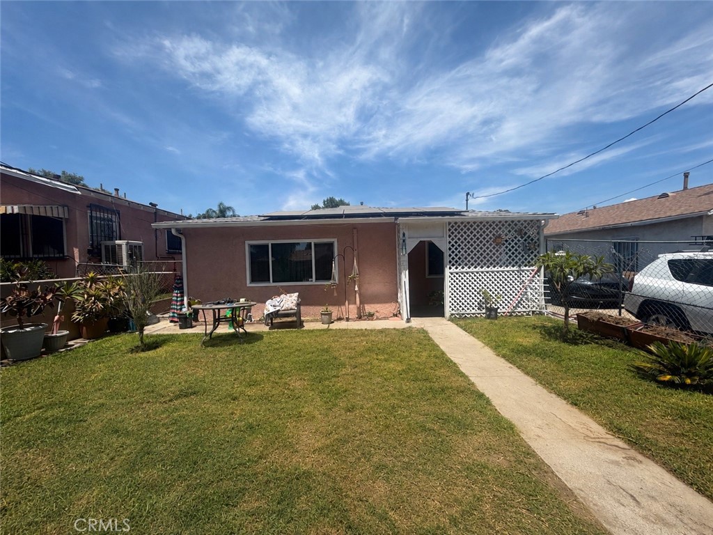 1526 W 8th