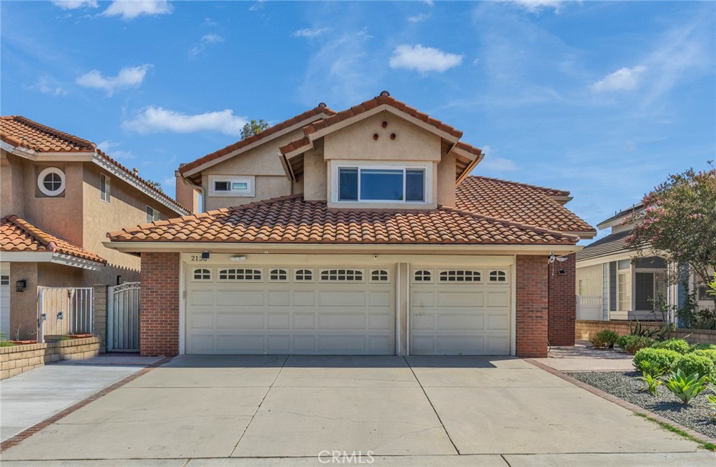 2136 Camino Largo