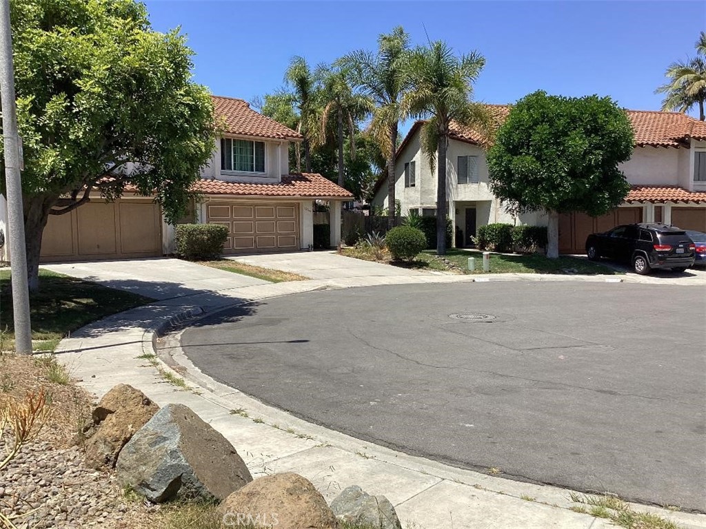 12568 Rideabout Court