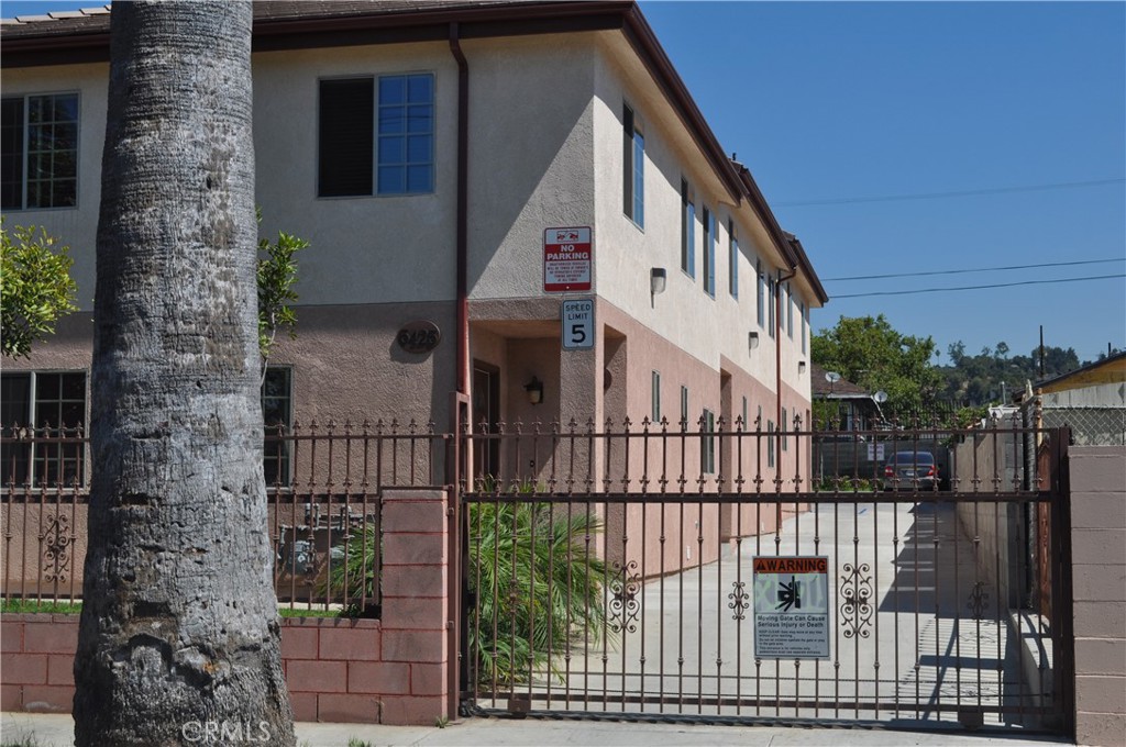 5425 Buchanan