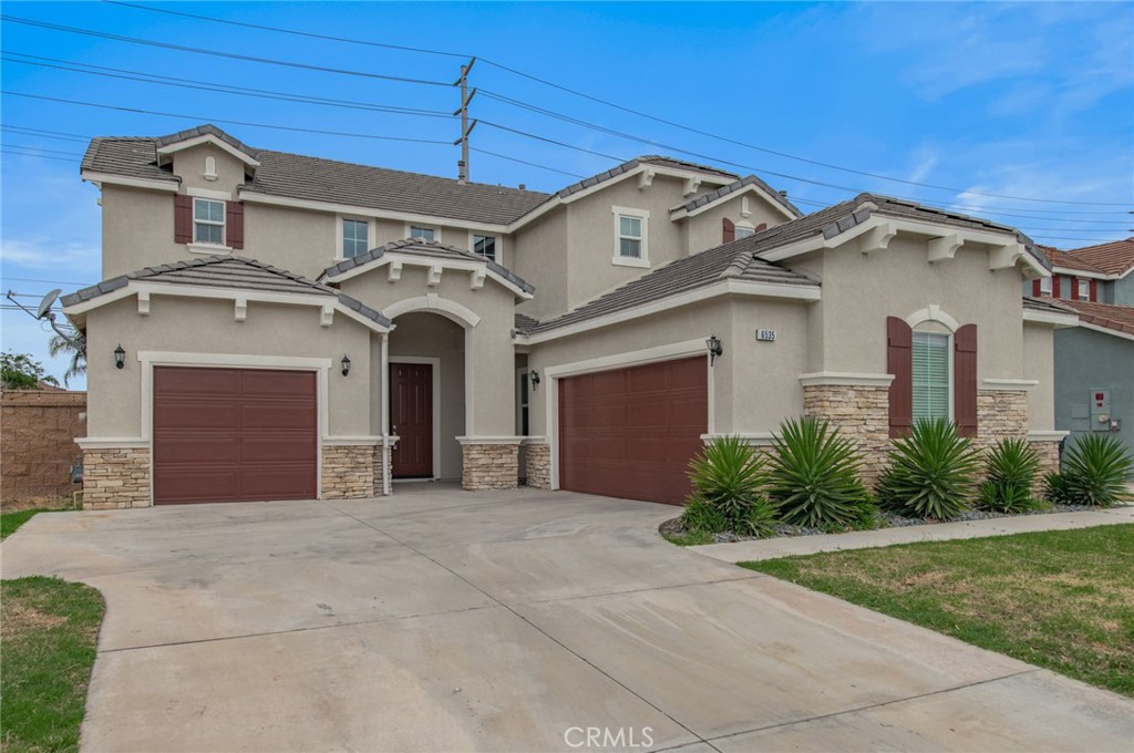 6535 Caxton