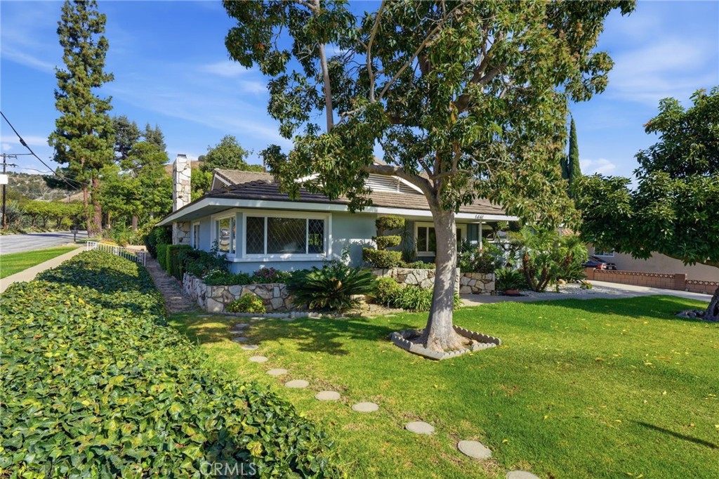1461 Ameluxen Avenue
