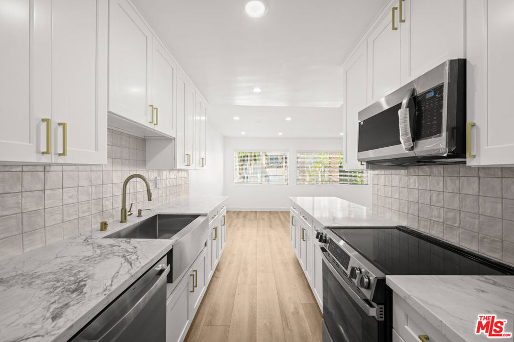 136 S Palm Drive 201