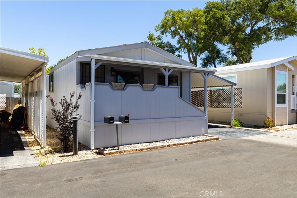 1215 El Camino Real 61