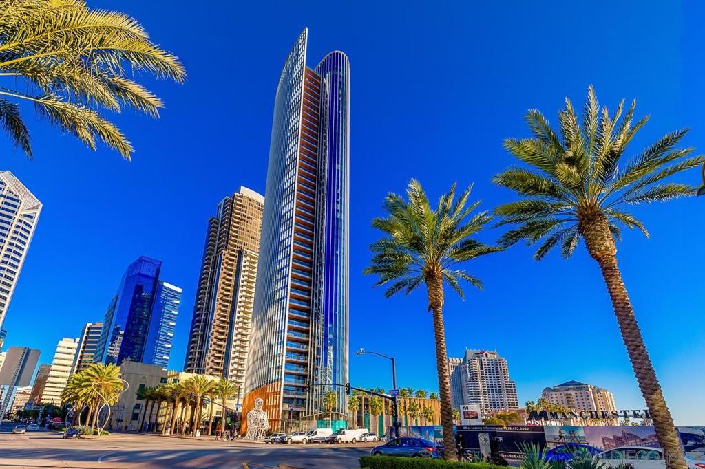 888 W E St 3201