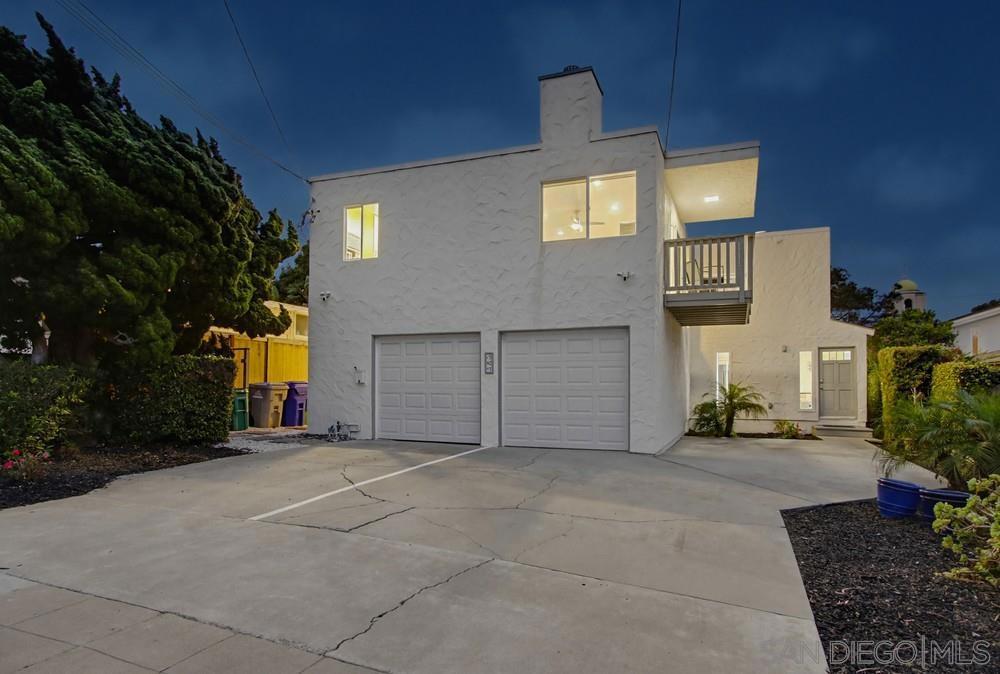 521 Arenas St