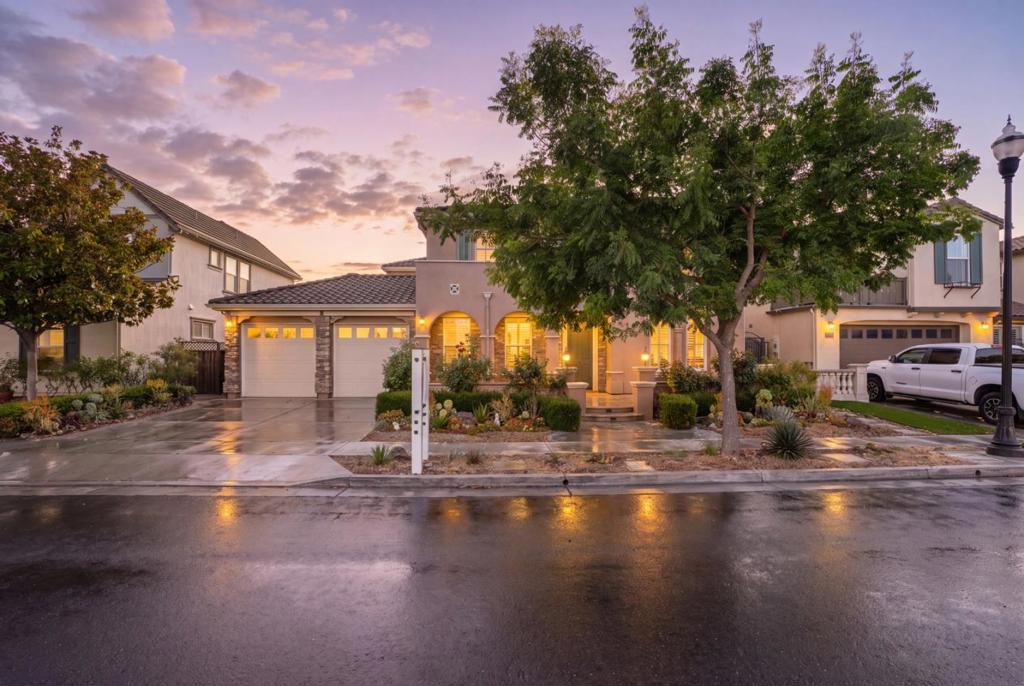 1553 Quiet Pond Lane