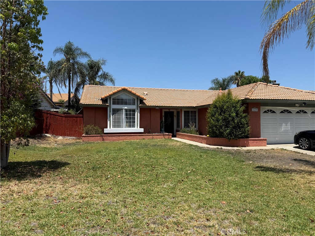 2420 W Sunrise Drive
