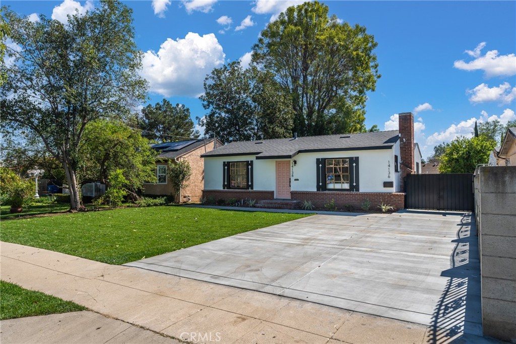 14138 Archwood