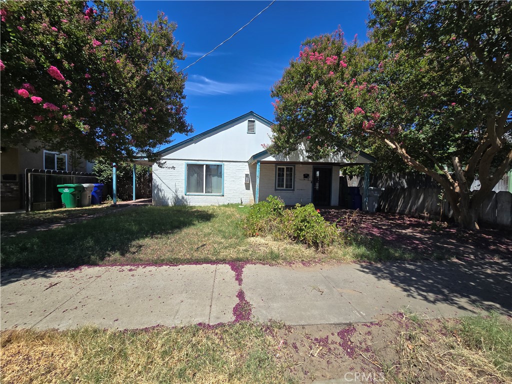 1119 CEDAR AVE