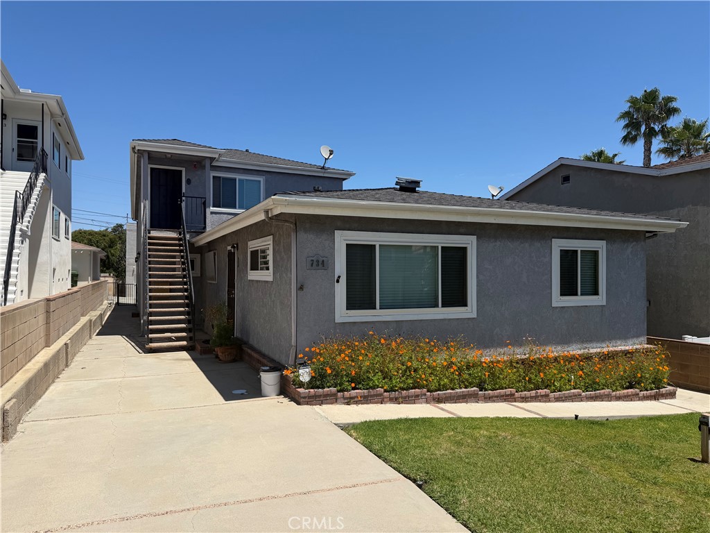 734 W 27th
