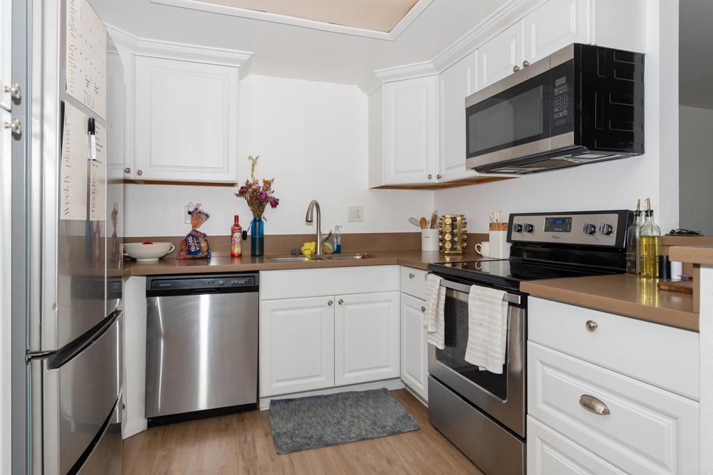 204 Woodland Parkway 220