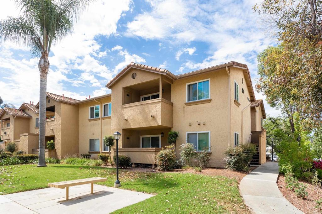 209 Woodland Parkway 121