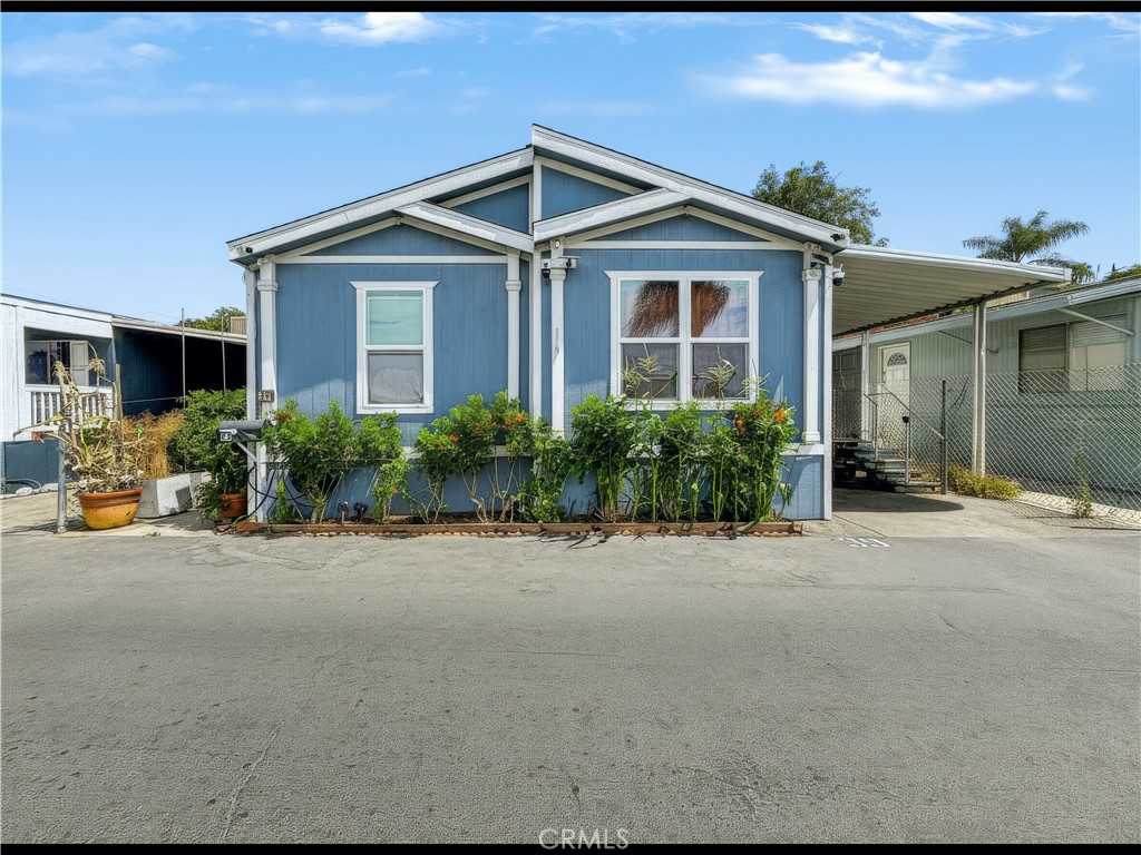 10965 Glenoaks 39