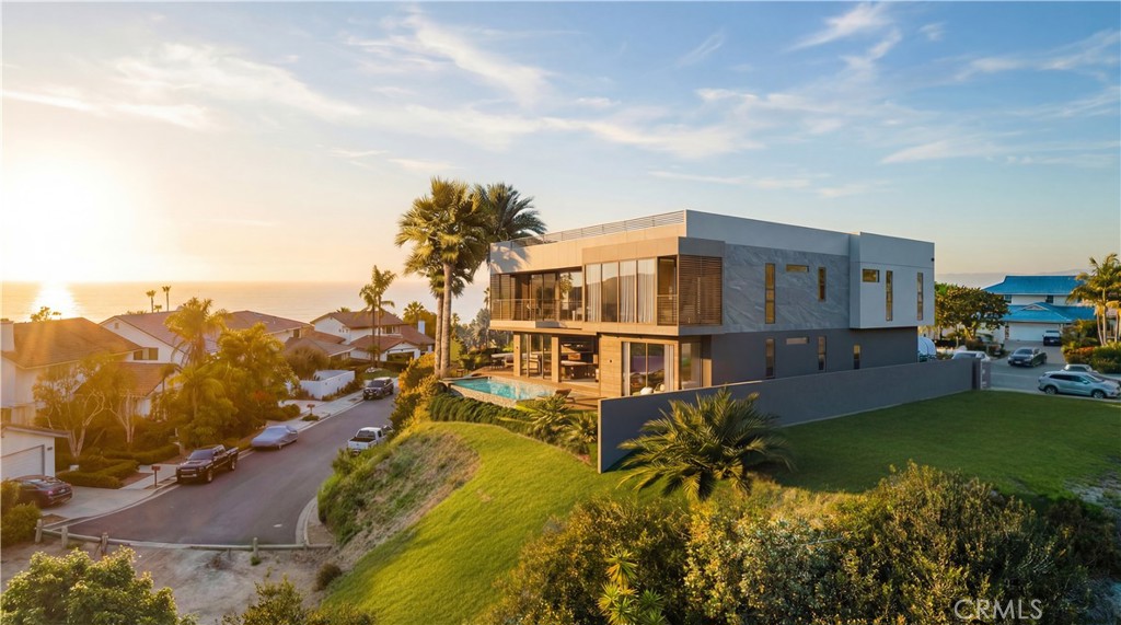 1205 Via La Mesa
