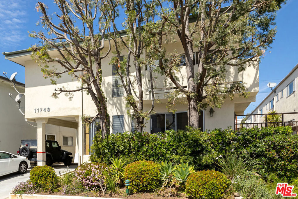 11743 Mayfield 3
