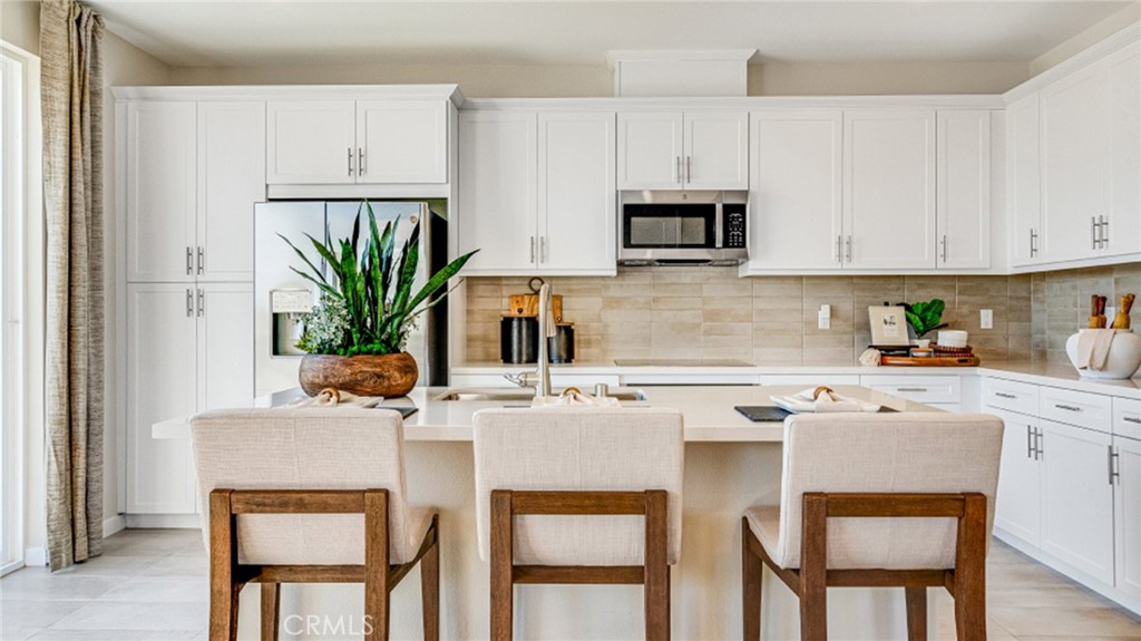 2853 E Amberley Privado