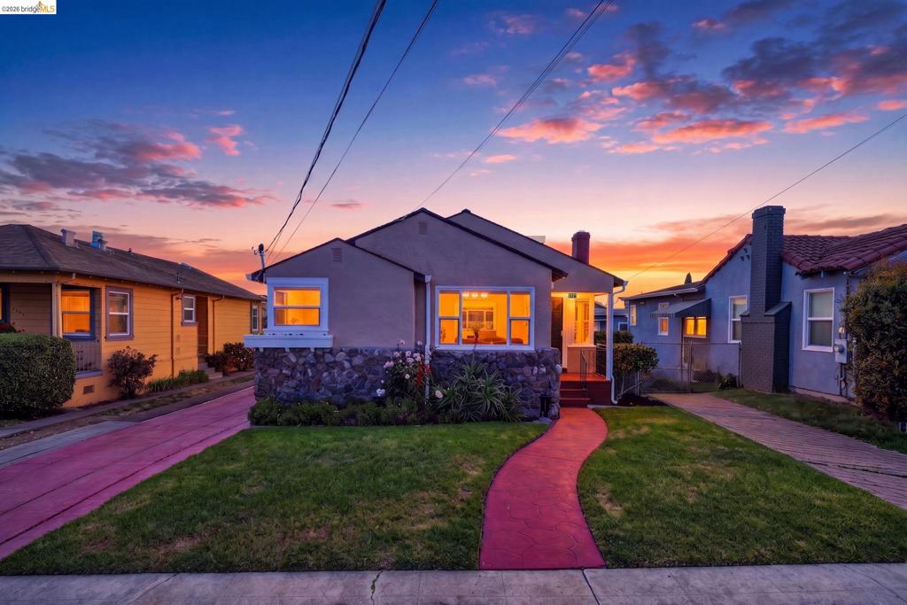 2327 Maywood Ave