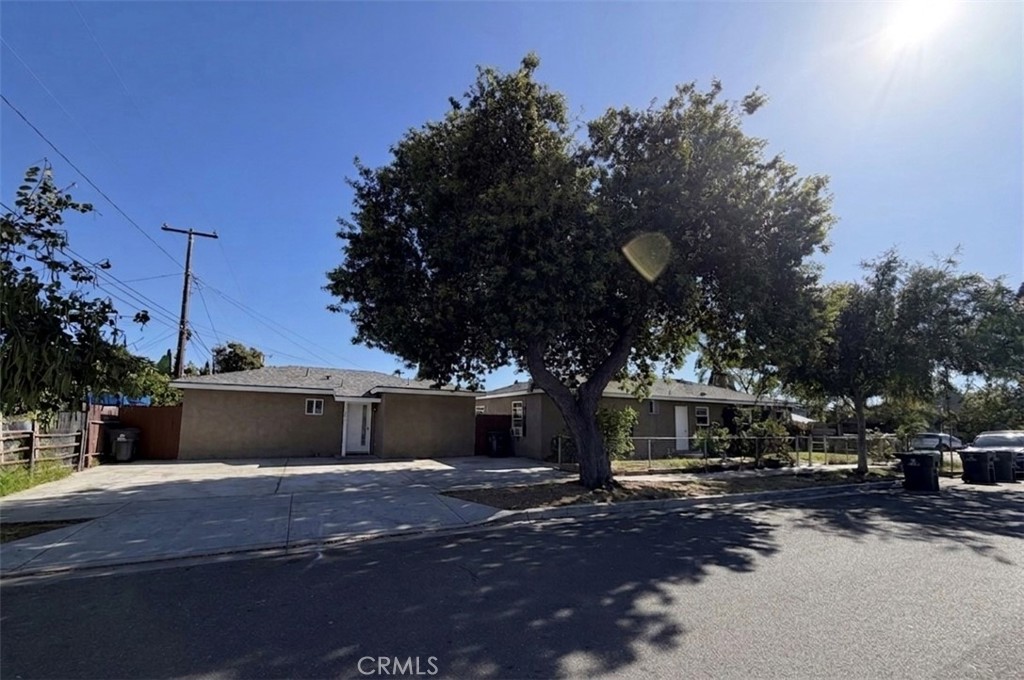 1621 S Diamond