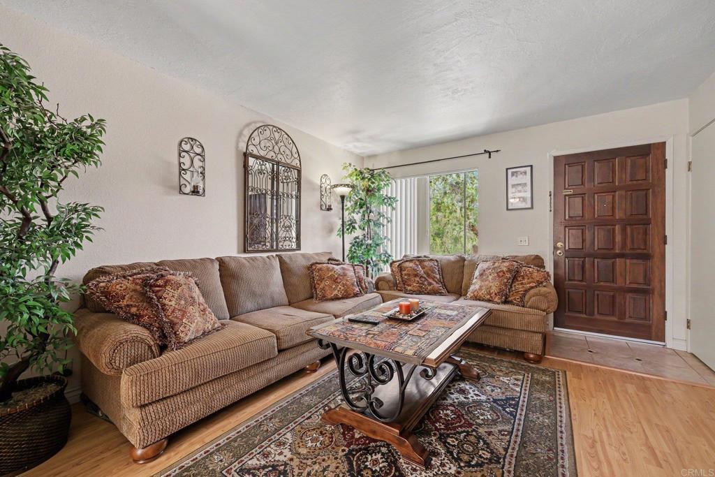 2728 Ariane Dr 52