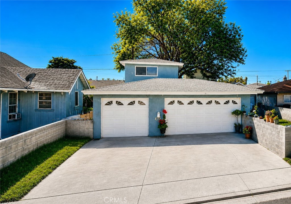 22113 22115 Seine Avenue