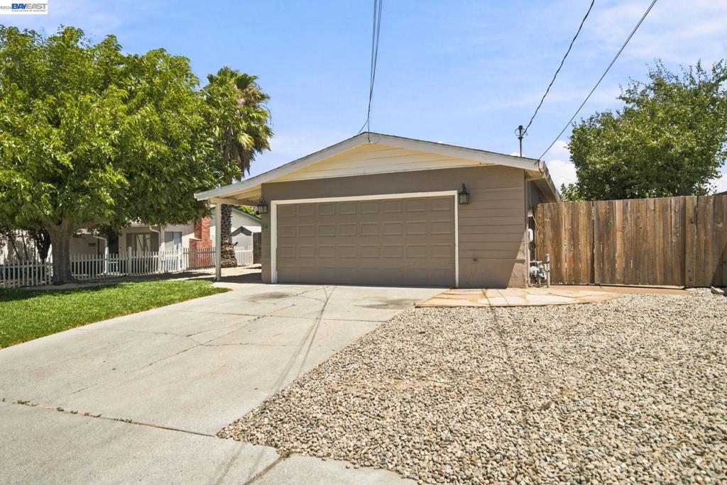 54 LAKEVIEW DRIVE