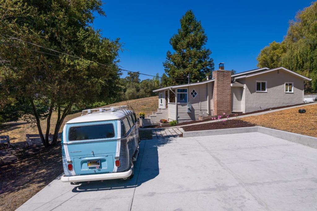 11 Recreation Drive