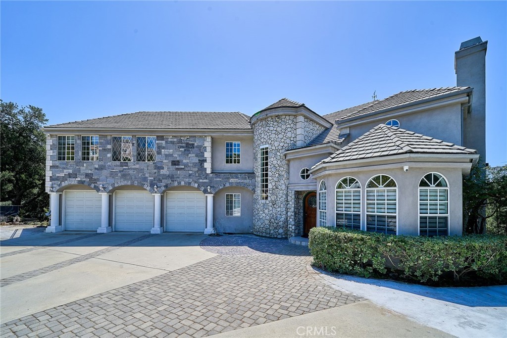 1089 Village Drive