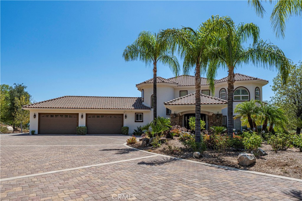 21100 Paseo Montana