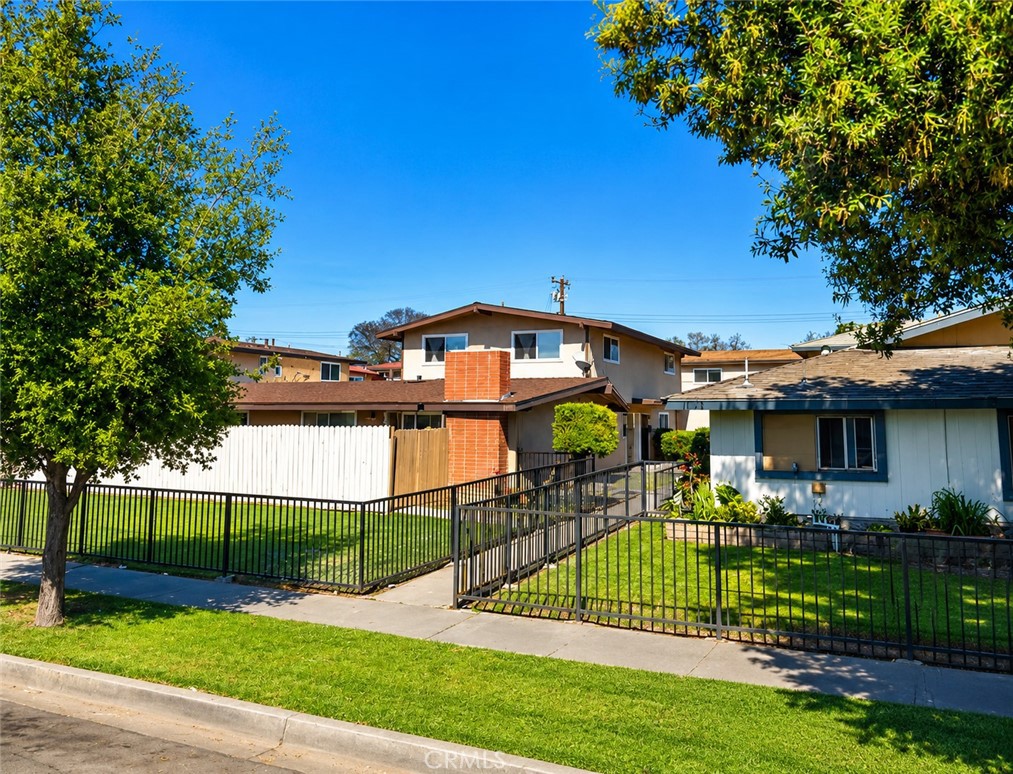 1613 Cedar