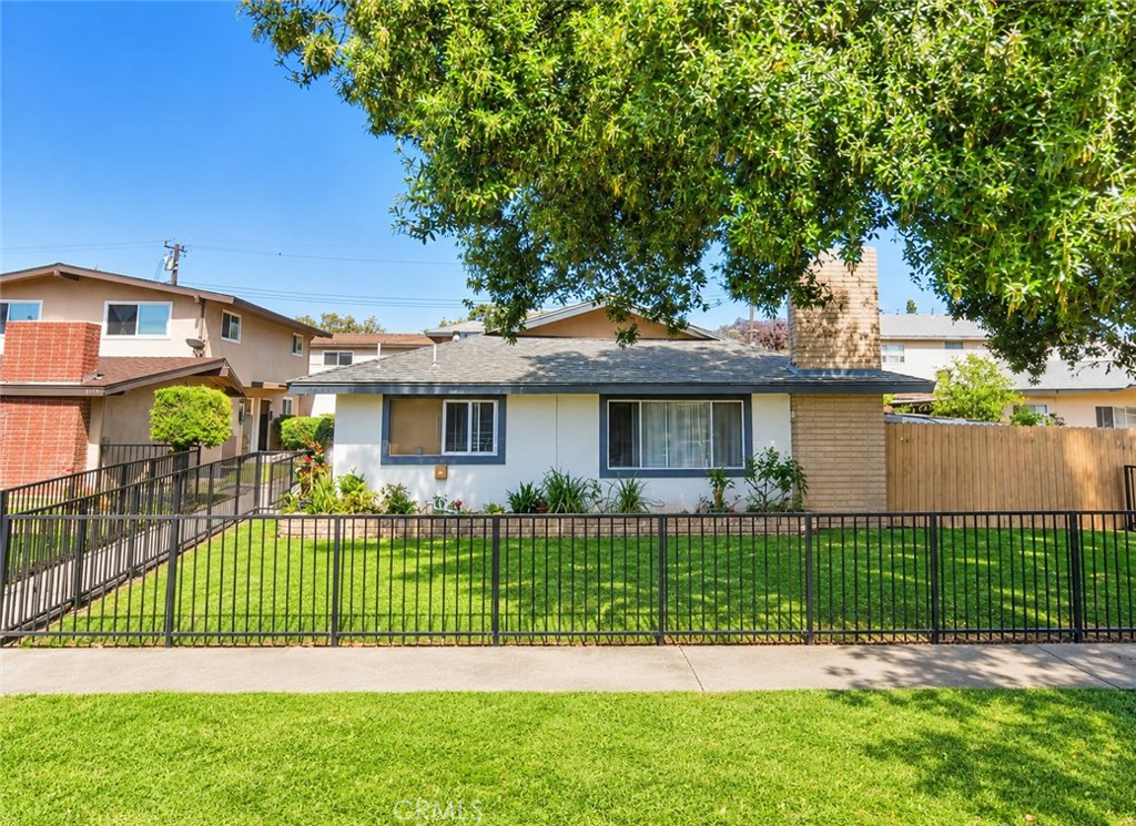 1617 Cedar