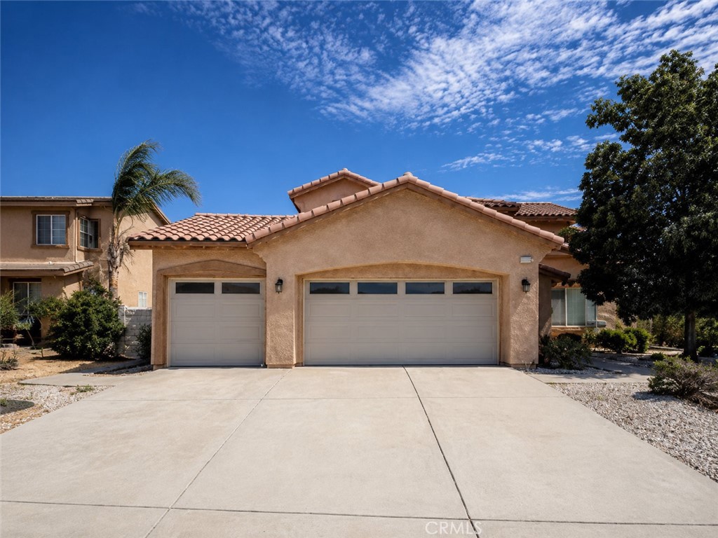 12328 Ava Loma