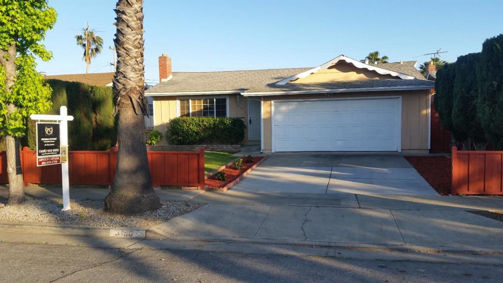 3190 Golf Drive