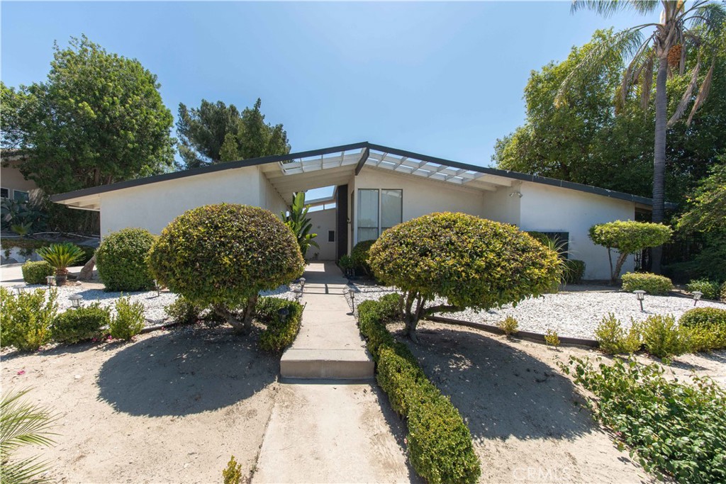 16594 Knollwood Drive
