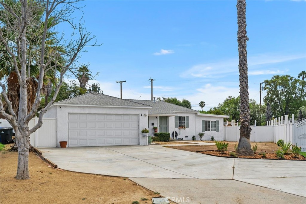 6050 Colonial