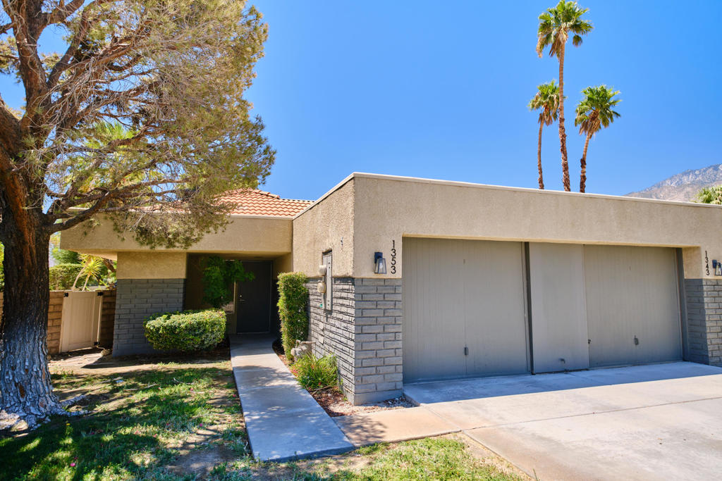 1353 Sunflower Circle N