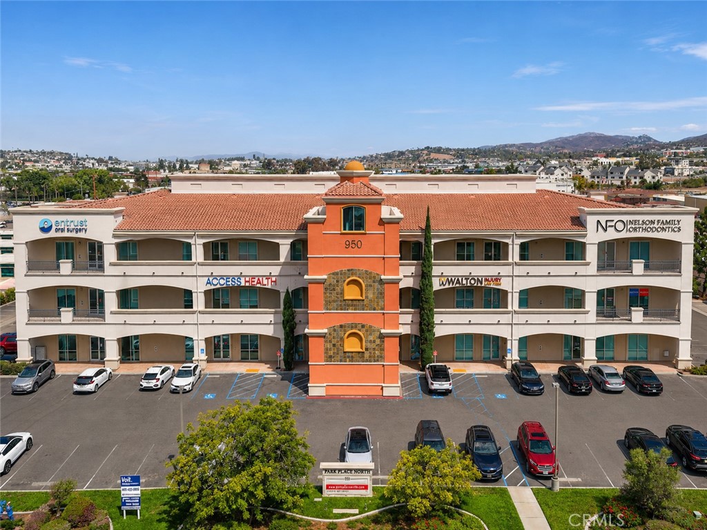 950 Boardwalk 202